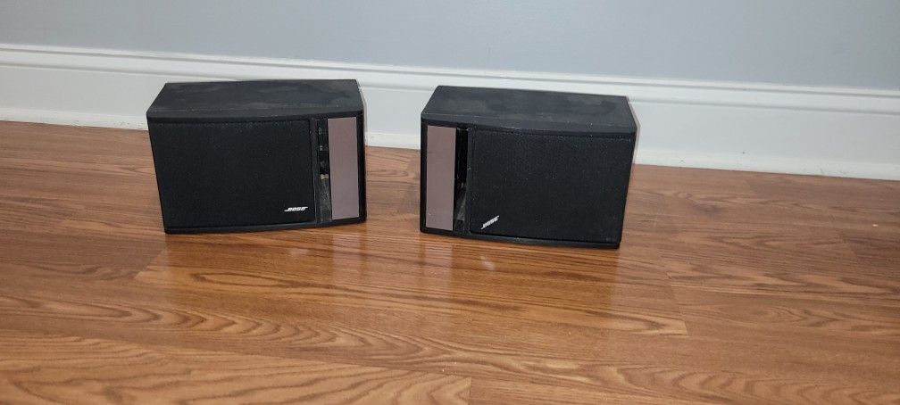 Bose 100 J Speakers