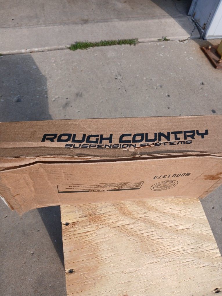 Rough Country 2 Inch Leveling Kit