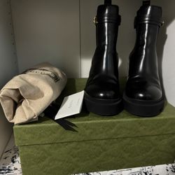 Gucci Shiny Black Leather Ankle Boots 36