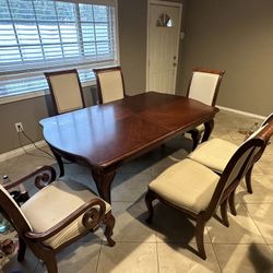 Dinner Table With Chair
