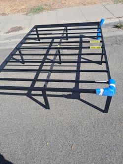 Platform bed frame