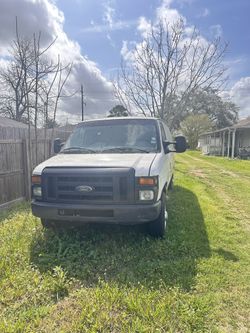 2010 Ford E-350