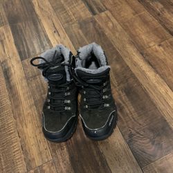 Boys Hiking Boots Size 7 (40)