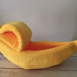 Banana Pet Bed