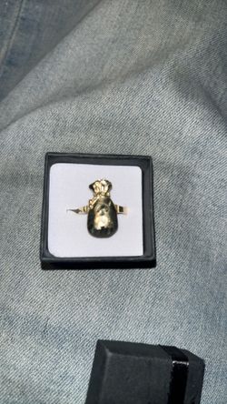 Moneybag ring