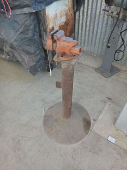 Ridged vice stand