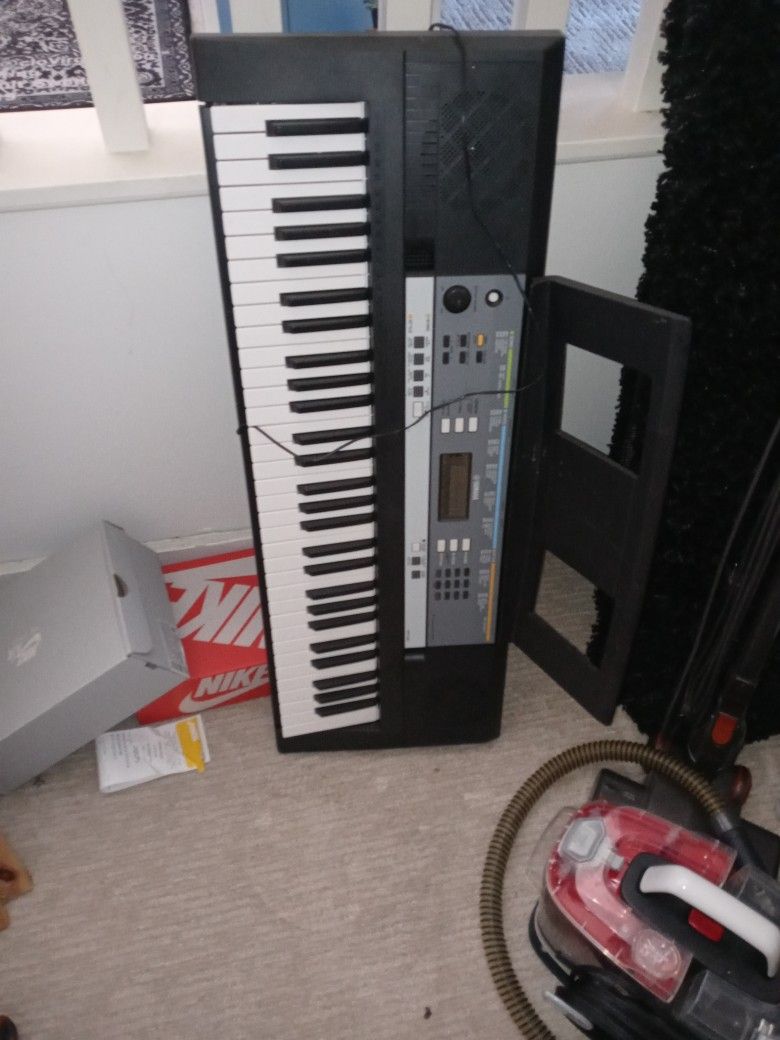 Electronic Piano