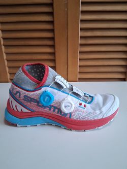 LA SPORTIVA JACKAL II BOA WOMEN'S TRAIL RUNNING SHOE * SIZE: 8.5