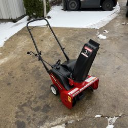 For sale a snapper SX5200E snow blower. 5hp 2cycle motor,electric start,20 wide. Cash only. It is in good working condition.