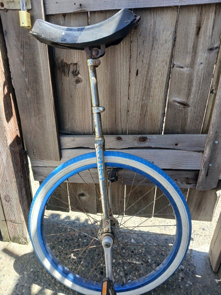 3 Old Shool Bikes And Unicycle 