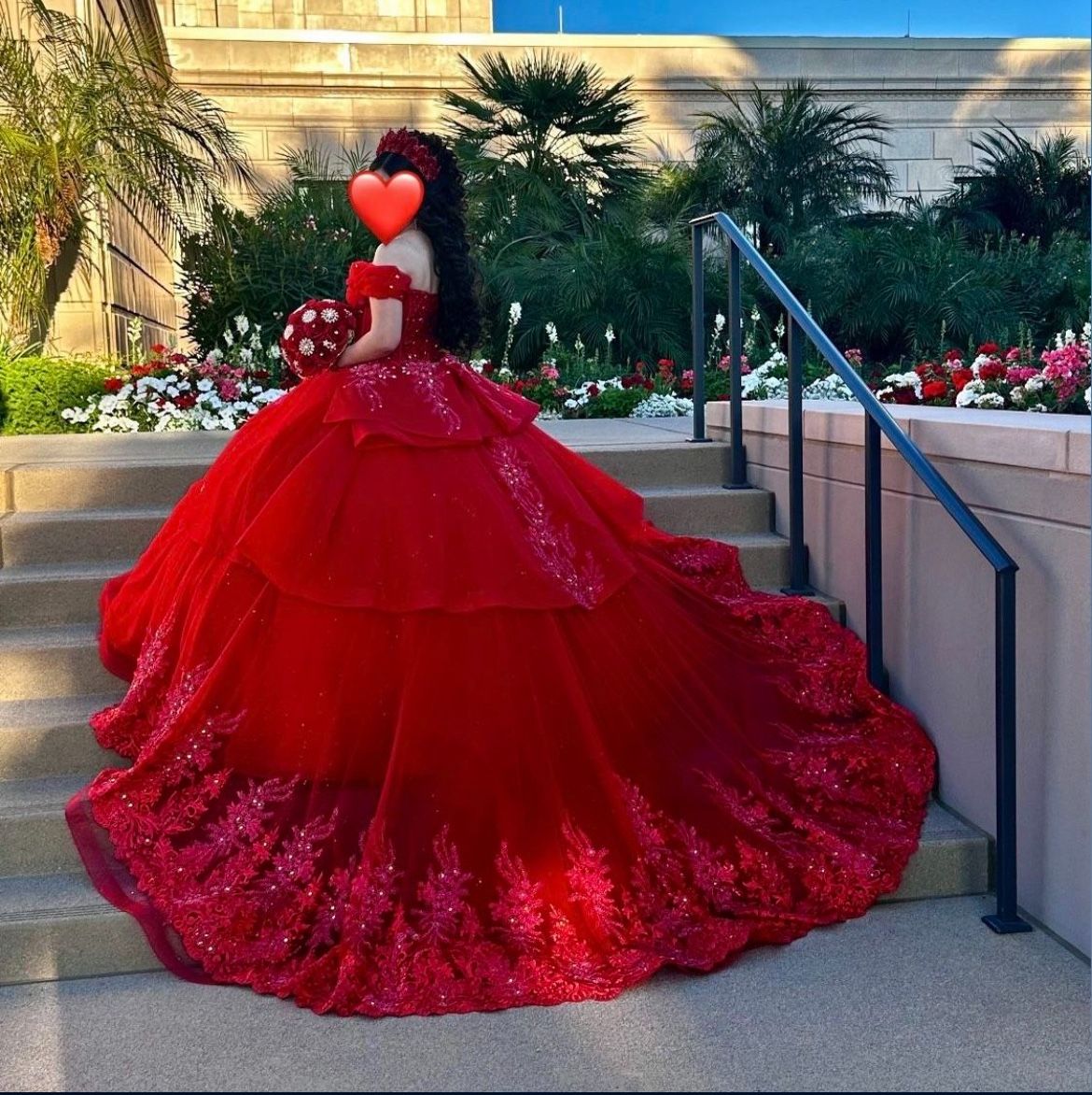 Quinceañera or Sweet 16 dress rojo , Con cola desmontable
