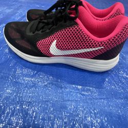 Running Shoes Size 7