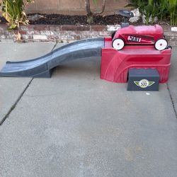 Radio flyer ride on with ramp