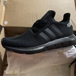 Brand New Adidas Size 7 W