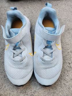 Kids Nike size 1Y