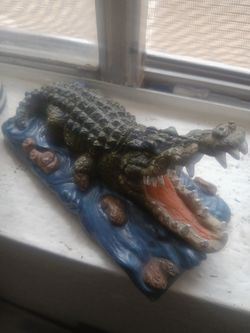 Crocodile decor