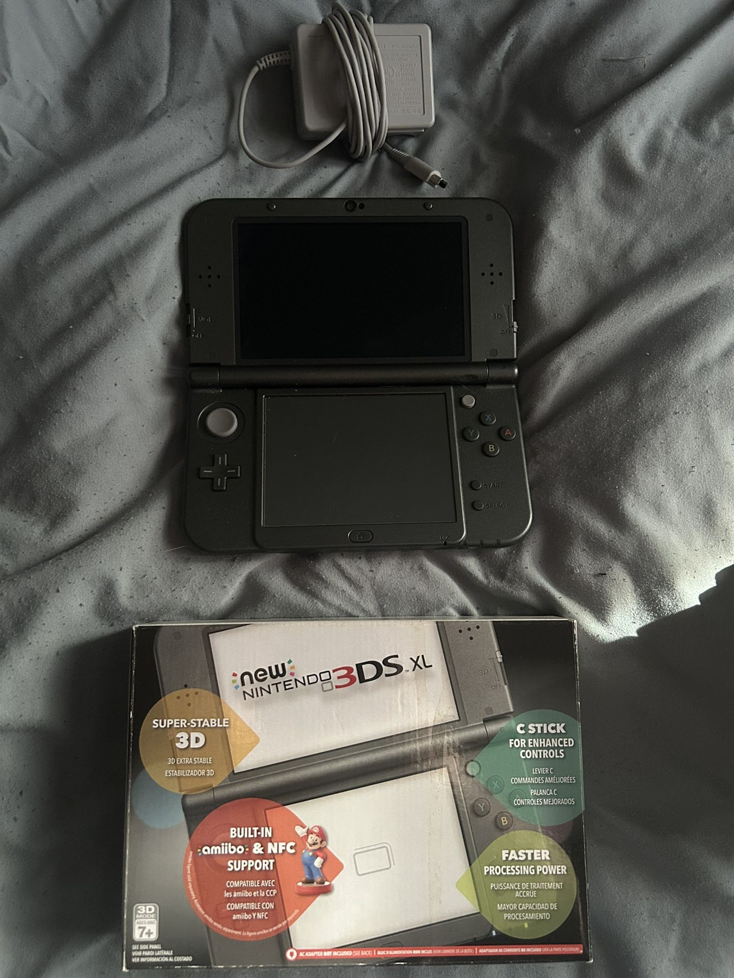 Nintendo 3DS XL w/ Games