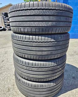 235/45/18 Michelin vendo un set de llantas usadas excelente condiciones de vida las 4 ✅🤩I am selling a set of used tires, all 4 in excellent living c