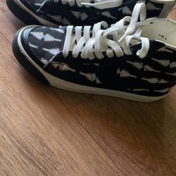 High Top Nikes Size 6