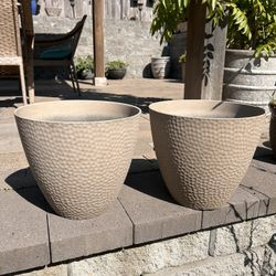 Plant pots