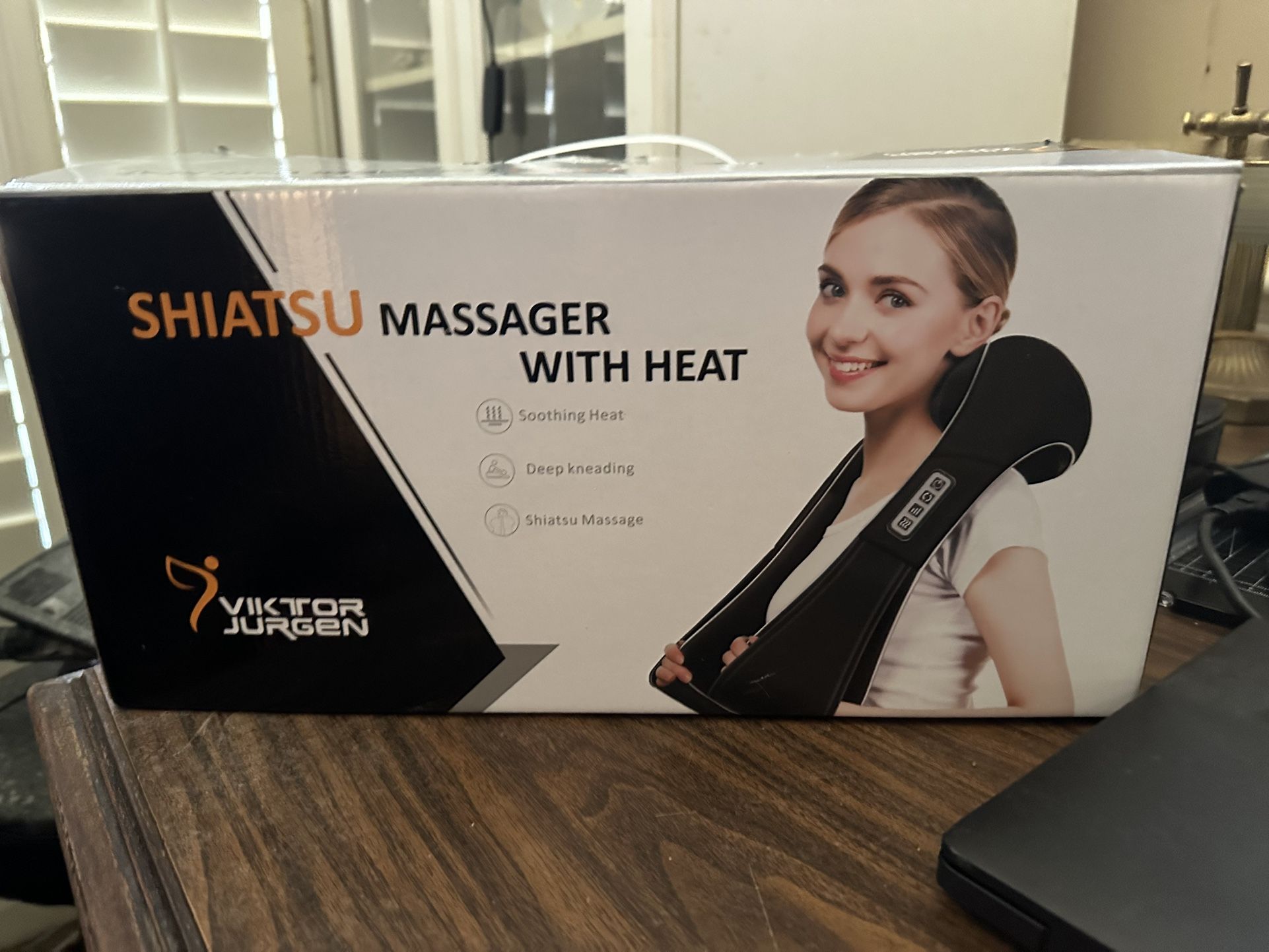 BRAND NEW IN BOX - NEVER USED VICTOR JURGEN SHIATSU MASSAGER WITH HEAT