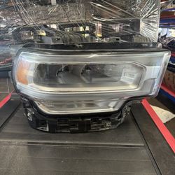 2019 - 2024 Dodge RAM 2500 Headlight Right OEM