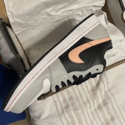 Air Jordan Low 1s
