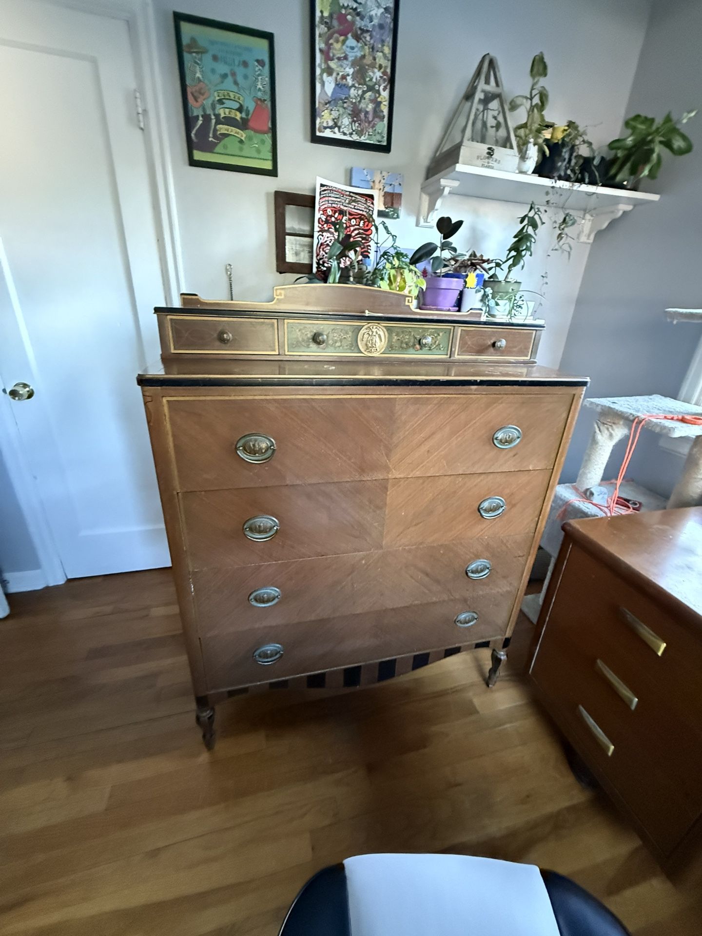 Dresser