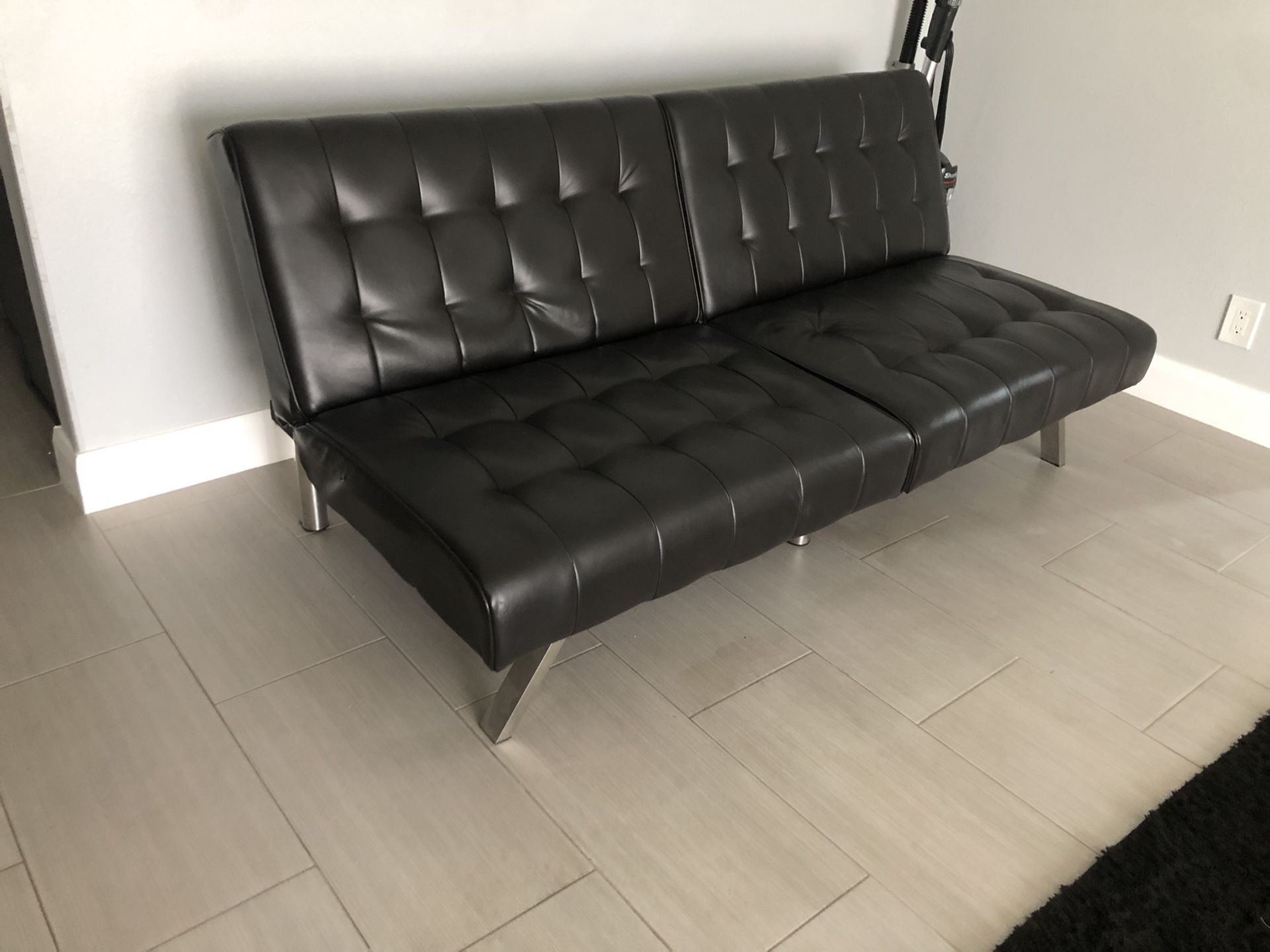 LEATHER FUTON BED COUCH