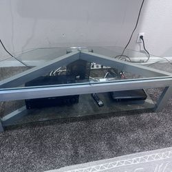 GLASS TV TABLE ( CONSOLE) GLASS AND  CHROME -  EXCELLENT  CONDITION - GLASS ON TOP AND BOTTOM 