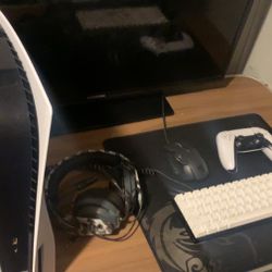 Ps5 with rig 400 headset 60% huntsman mini keyboard doc at lone mouse and ps5 controller 