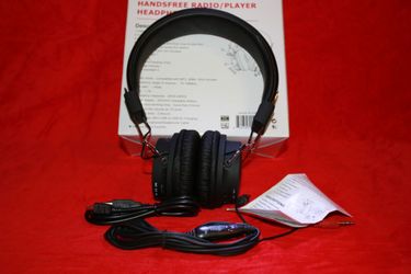 wireless headset ,earphones, earbuds,headphones hear music and answer calls use with any phone or sd card