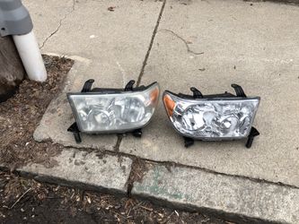07-2012 Toyota Tundra / sequoia headlights