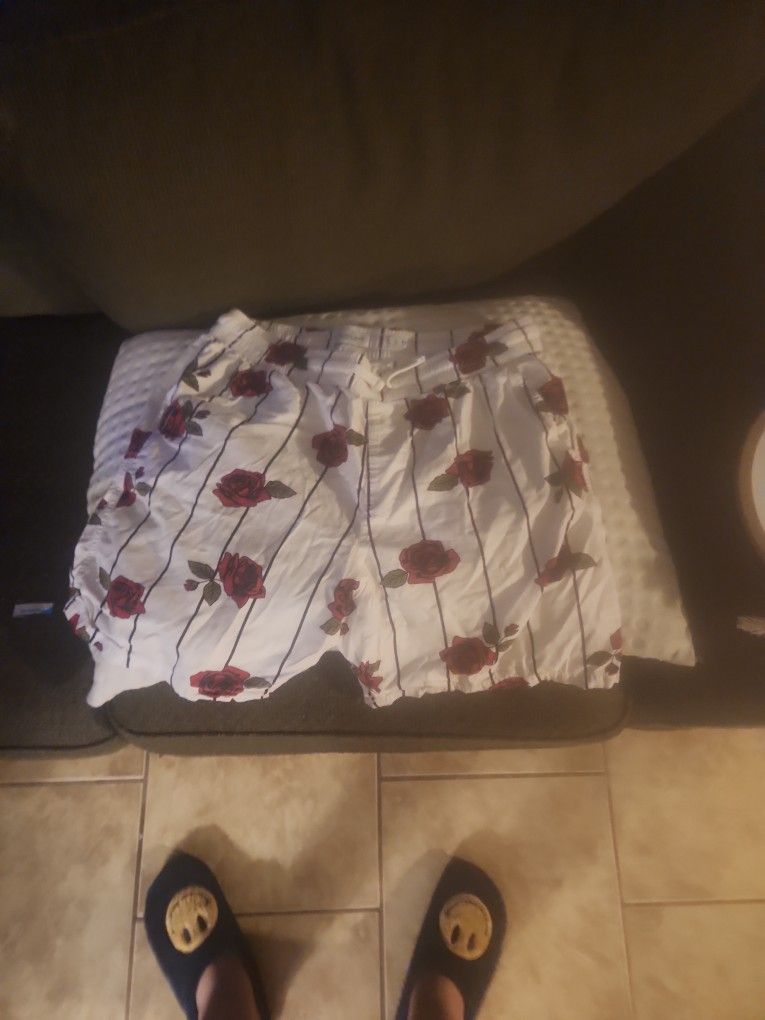 White Rose Shorts