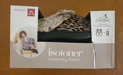 NEW!! Ladies Slippers, Size 9-10