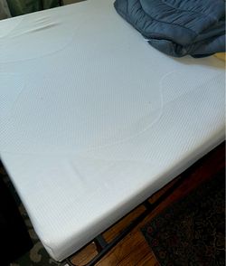 Black metal bed frame + memory foam white mattress