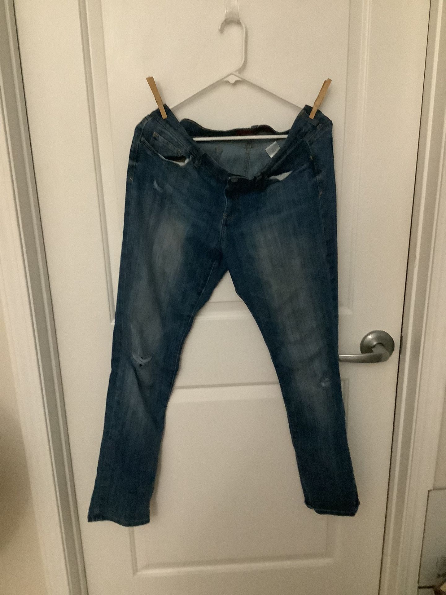 Banana Republic Limited Edition Women’s Skinny Distressed Jeans Size 14