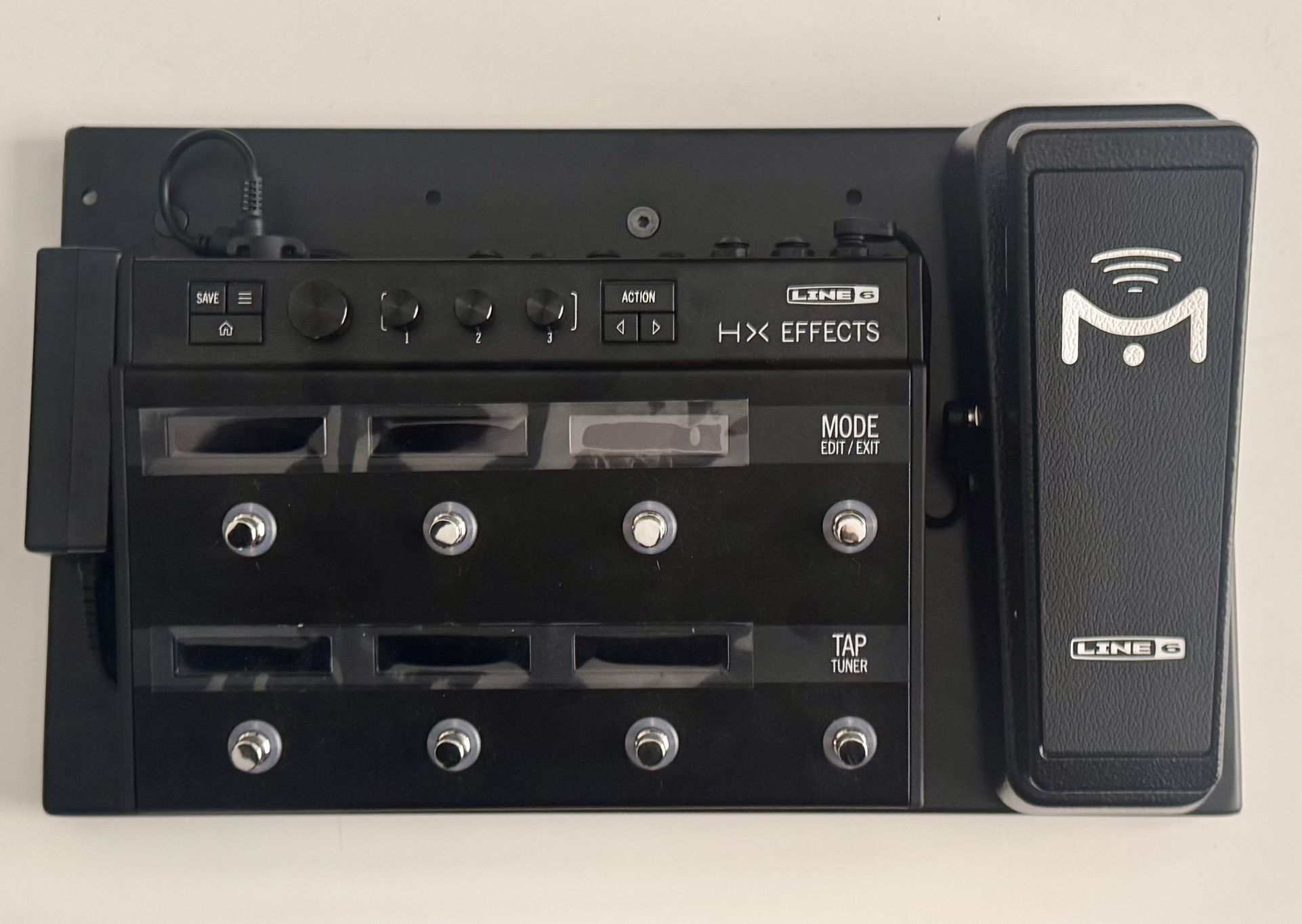 Mint Line 6 HX Effects, Mission EP-1SP and Vertex Effects pedalboard