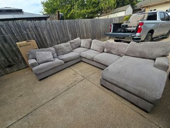 Large Gray Fabric Sectional Sofa with Chaise