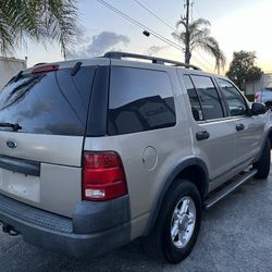 2004 Ford Explorer