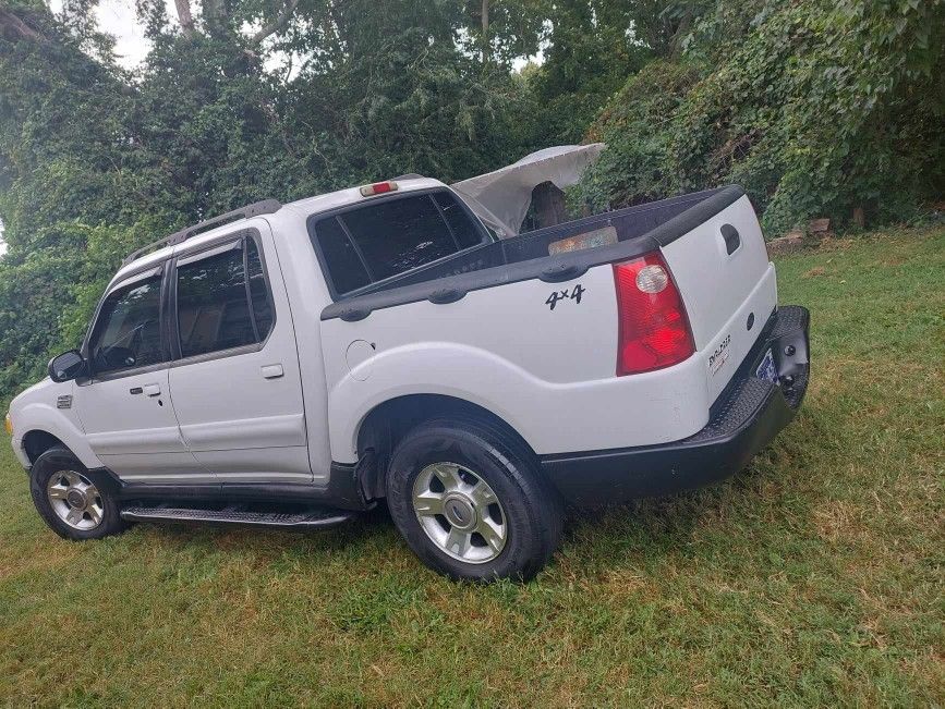 2004 Ford Explorer