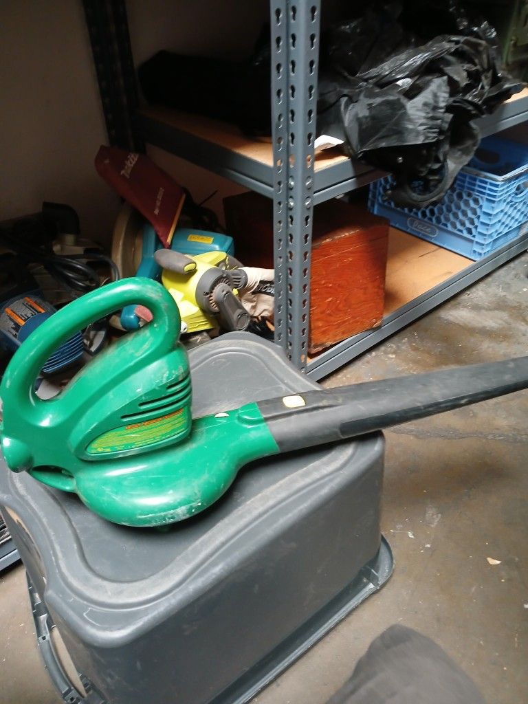 Electric Leaf Blower
150 mph by E-max