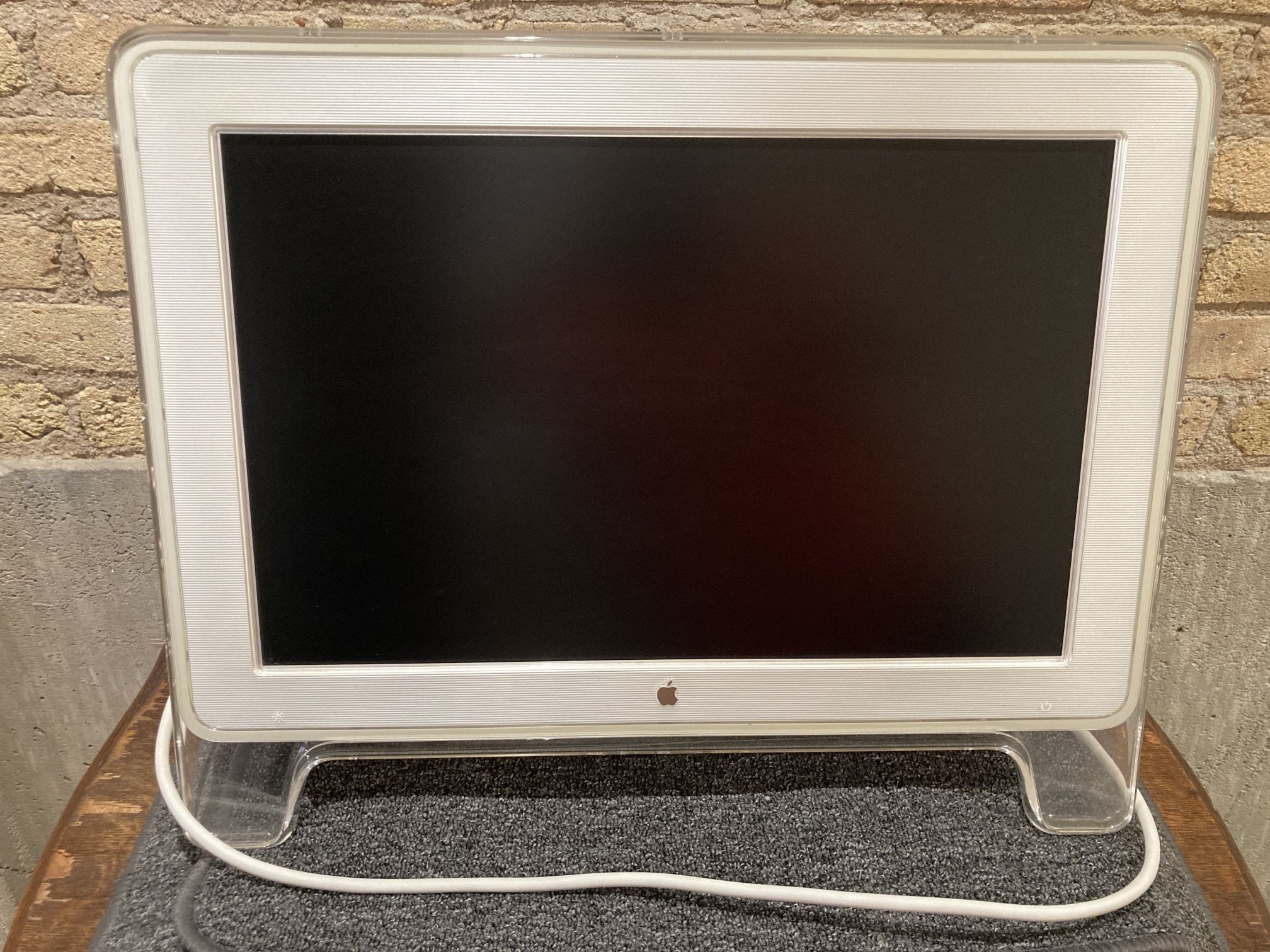 Apple 2002 Cinema HD Display 23 Inch M8536 / $80 OBO