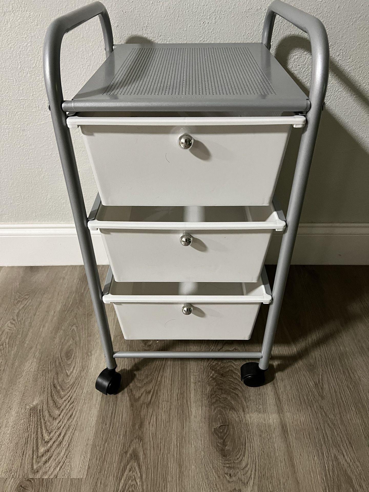 Plastic Drawers With Wheels (4)