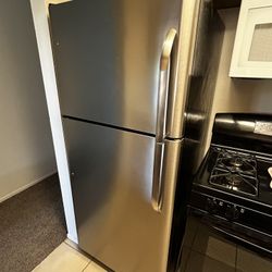 Frigidaire Refrigerator 