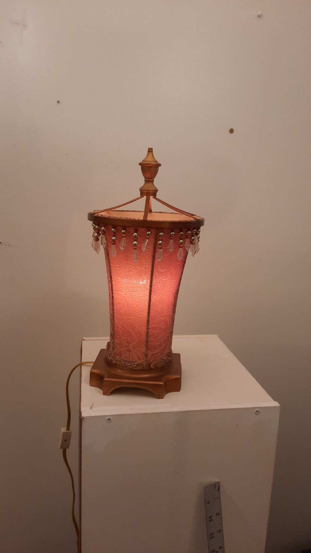 Decor bed side lamp with rolling switch on cord