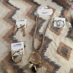 C est 1946 jewelry set