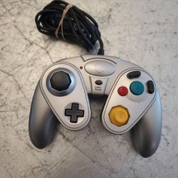 Pelican G3 Gamepad for Nintendo GameCube  Silver 