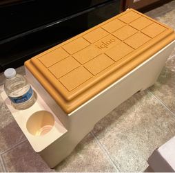 Vintage Igloo Cooler Center Armrest
