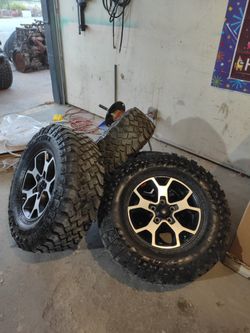 Jeep JL 33 Tires And Wheels Oem